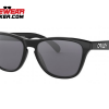 Gafas Oakley Frogskins XS Junior Polished Black Black Iridium 2 – Gafas Oakley Ecuador – Eyewearlocker