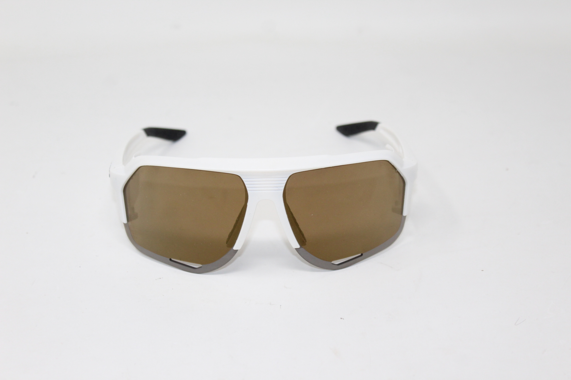 Gafas-100-Norvik-Matte-White-con-extra-lente-Eyewearlocker-Ecuador-2