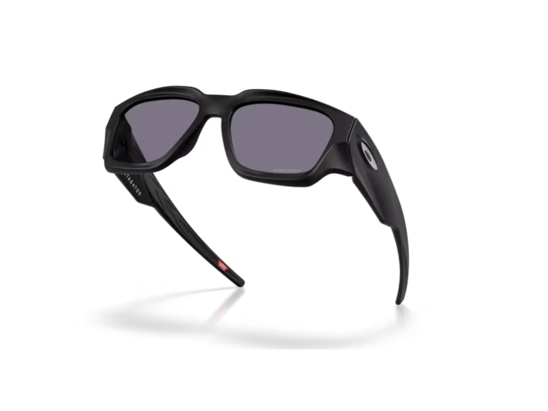 Oakley-Instagator-Matte- Black-Prizm-Grey-Eyewearlocker-Oakley-Ecuador-2