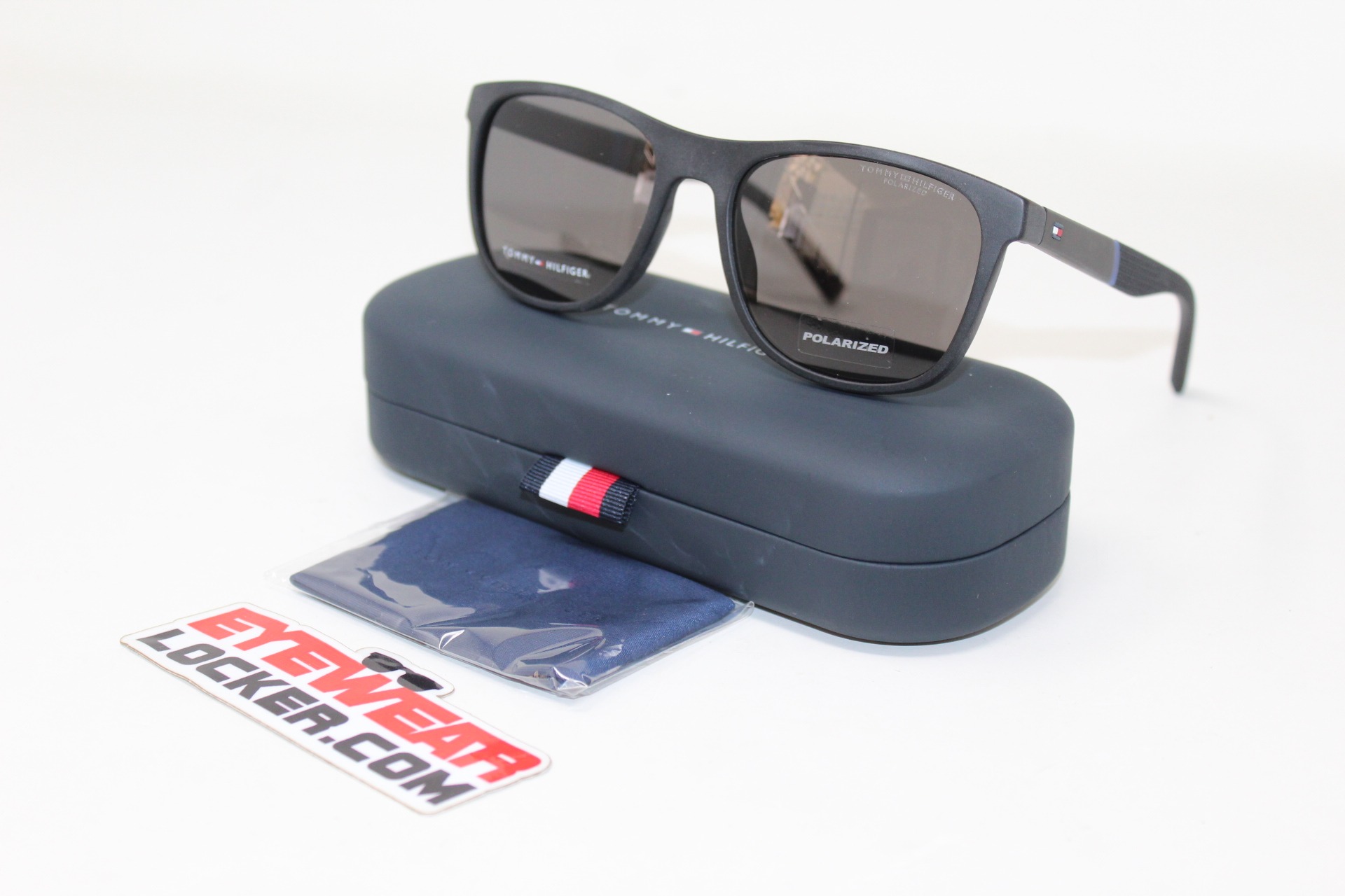 Tommy-Hilfiger- TH2042:S-Matte- Black-Polarizadas-Eyewearlocker-Tommy-hilfiger-Ecuador-1