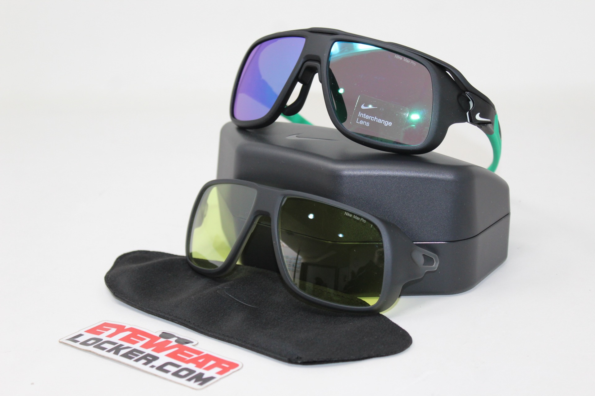 Nike-Flyfree-Soar-Matte-Black-Noir-Mat-con-lente-Extra-Eyewearlocker-Nike-Ecuador-1